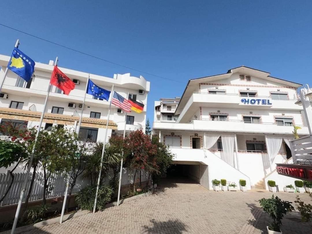 La Luna Hotel Ksamil Extérieur photo